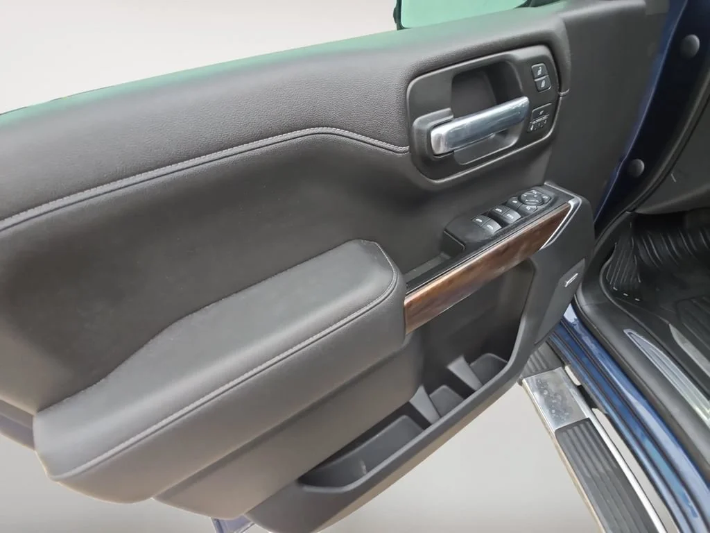 Used 2019 PACIFIC BLUE METALLIC GMC SLT image 10