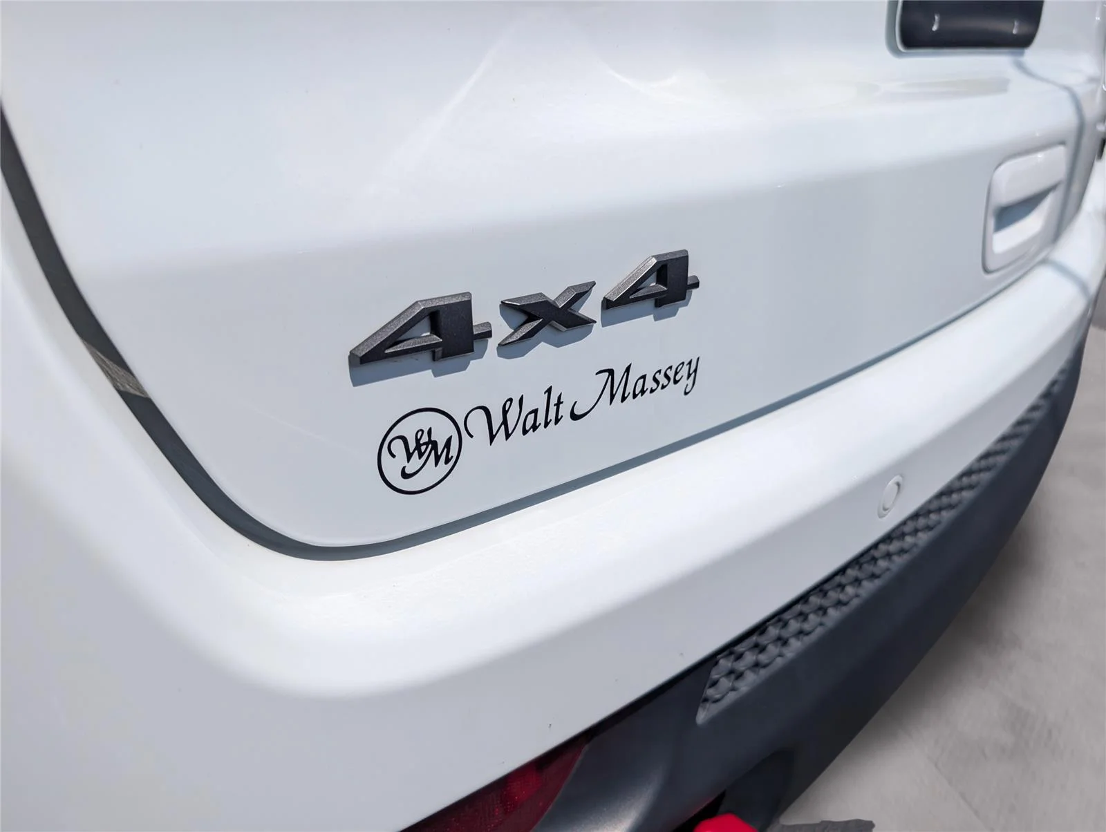 Used 2025 Bright White Clearcoat Jeep Trailhawk image 32