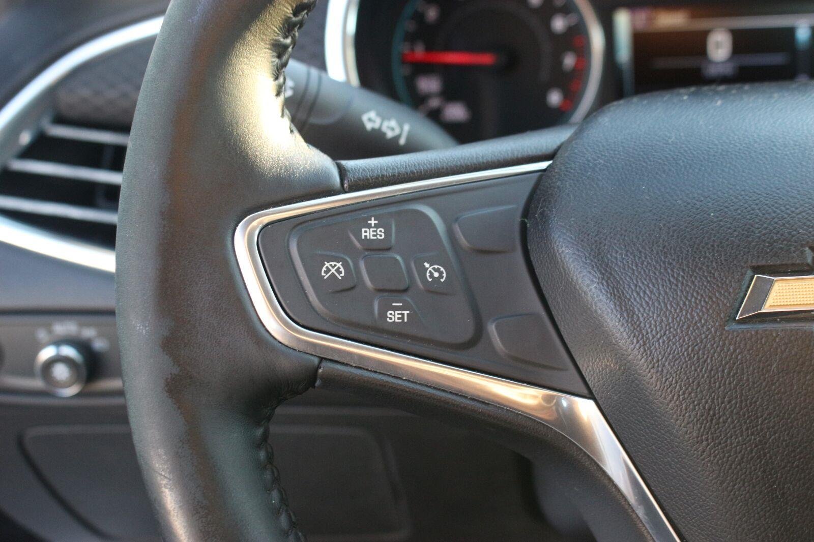 Used 2017 IRIDESCENT PEARL TRICOAT Chevrolet LT image 19