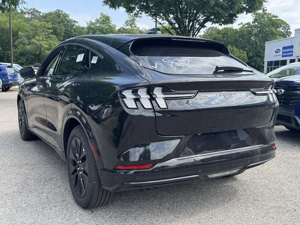 New 2026 Black Ford Premium image 5