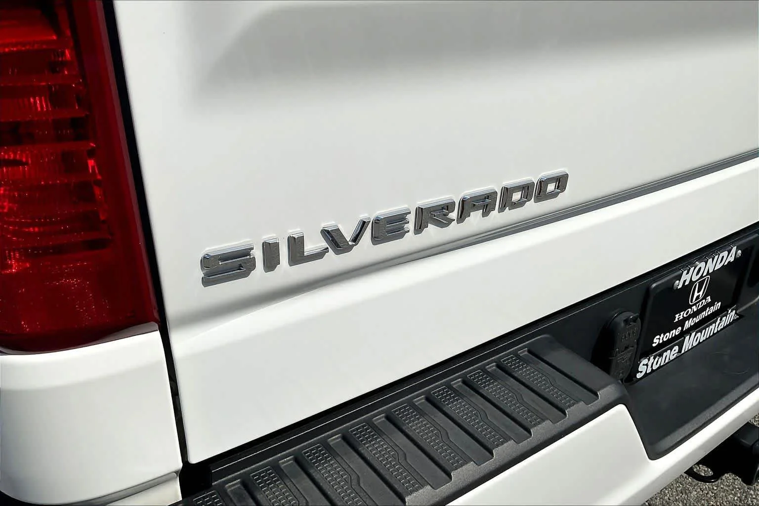 Used 2024 Summit White Chevrolet Custom image 19