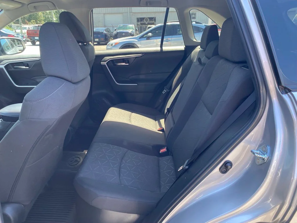 Used 2022 Silver Toyota XLE image 7