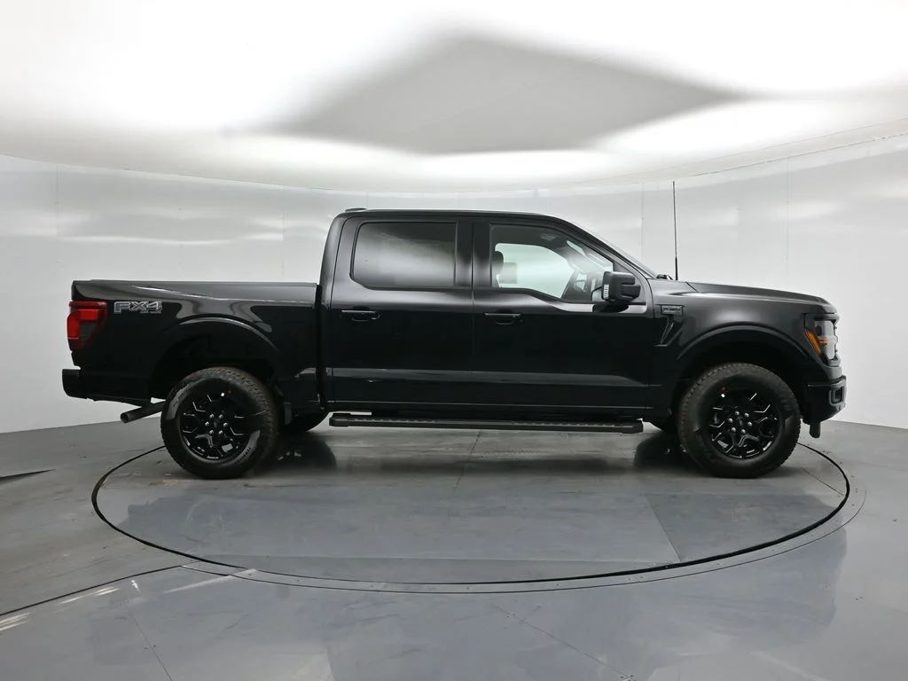 New 2026 Agate Black Metallic Ford XLT image 24