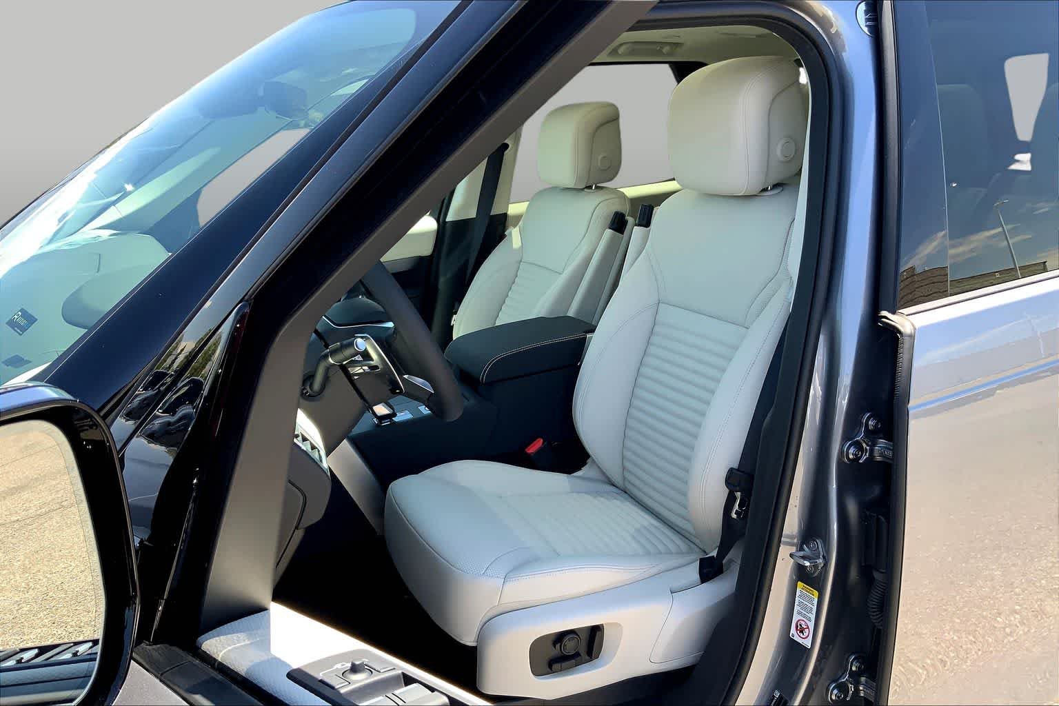 2025 Land Rover Discovery Dynamic SE - Photo 9