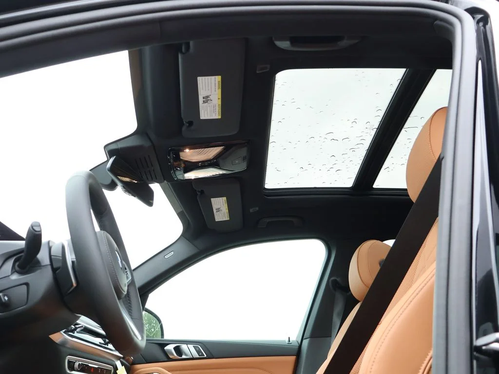 New 2026 Black Sapphire Metallic BMW xDrive40i image 40