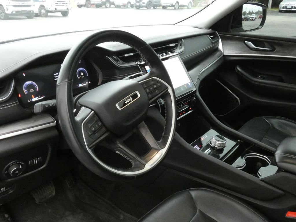 Used 2022 White Jeep Limited image 7