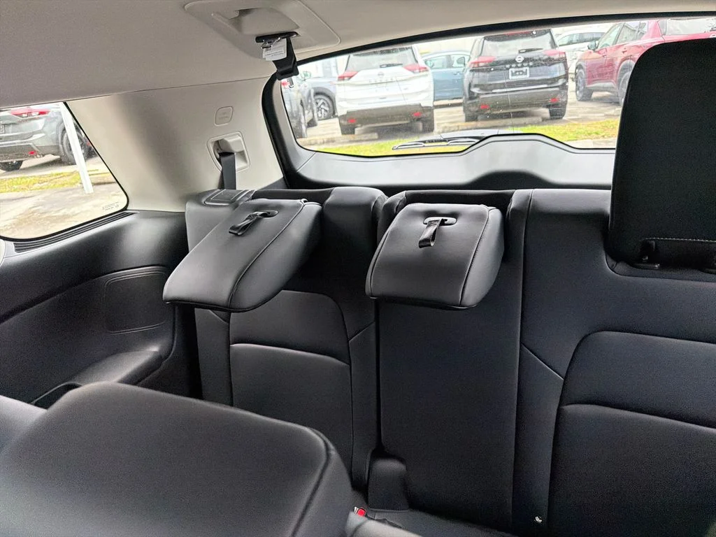 New 2026 Everest White Pearl TriCoat Nissan Platinum image 31