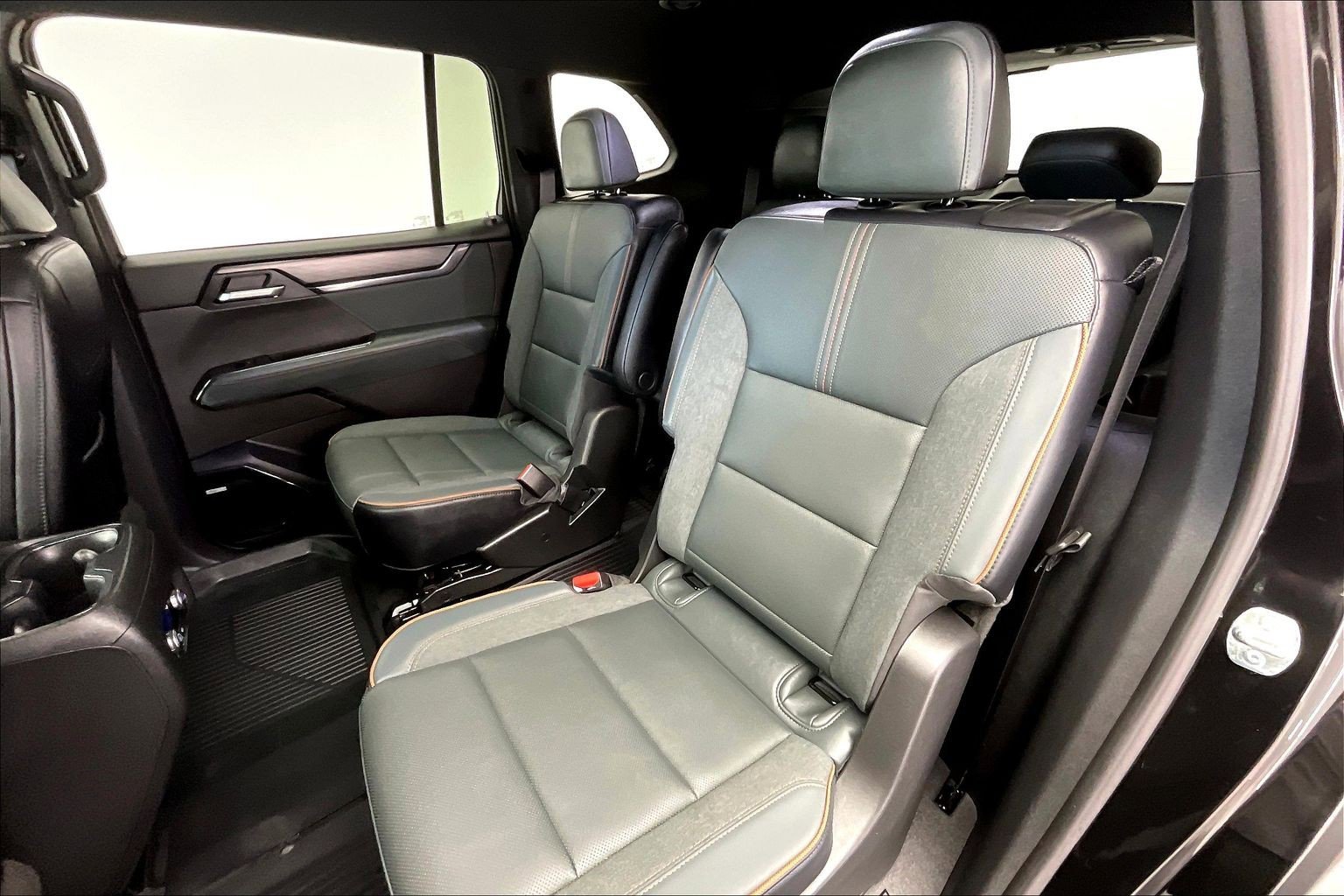 2026 GMC Acadia AT4 - Photo 19