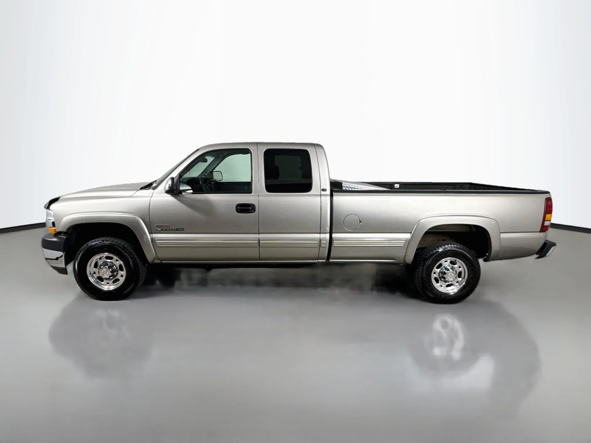 Used 2002 Light Pewter Metallic Chevrolet LS image 4