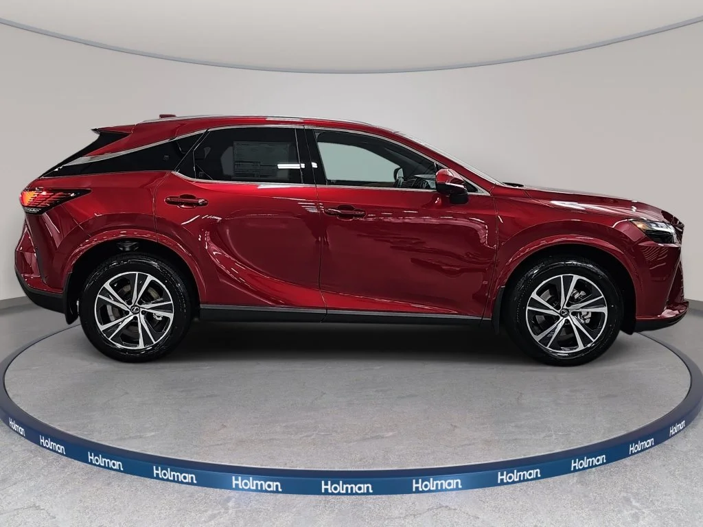 New 2026 Matador Red Mica Lexus PREMIUM image 4