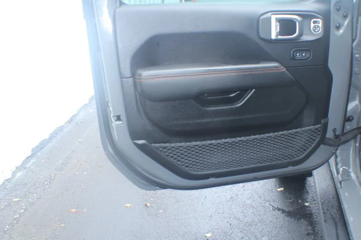 Used 2020 Sting-Gray Clearcoat Jeep Mojave image 6