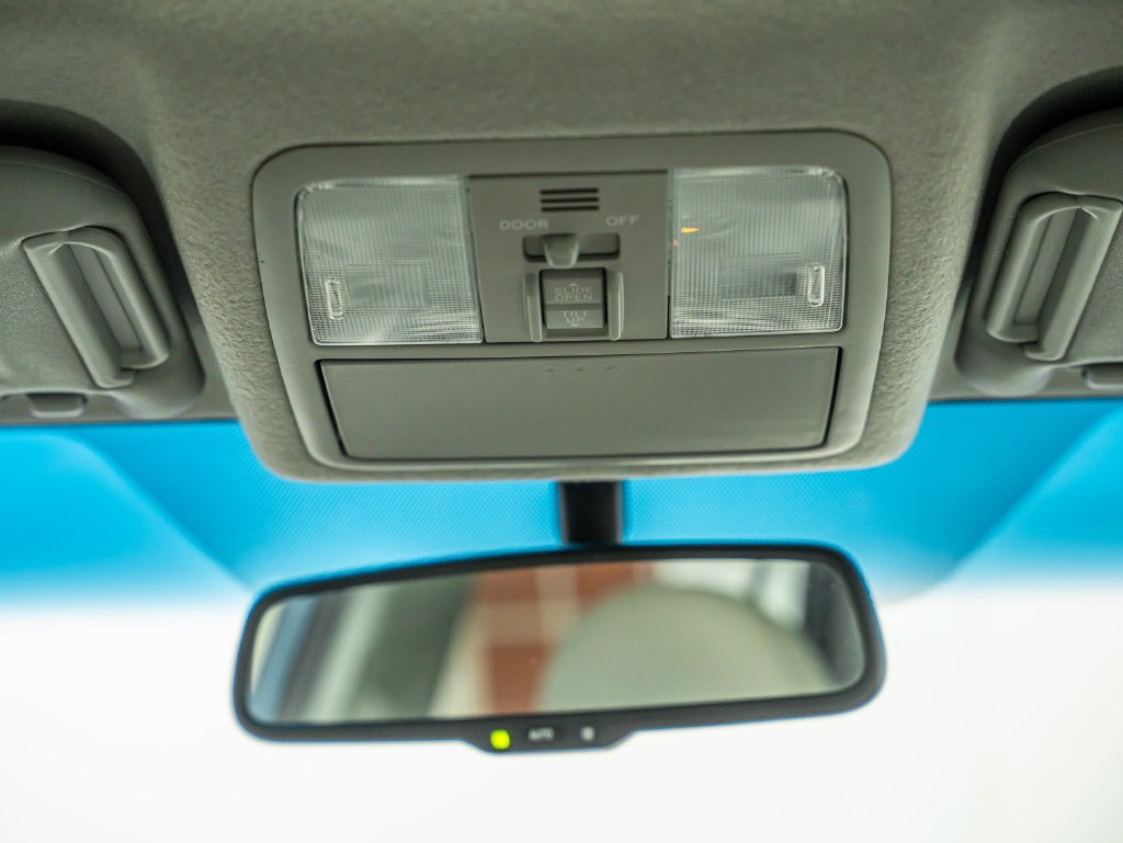Used 2011 Pacific Blue Metallic Toyota Limited image 39