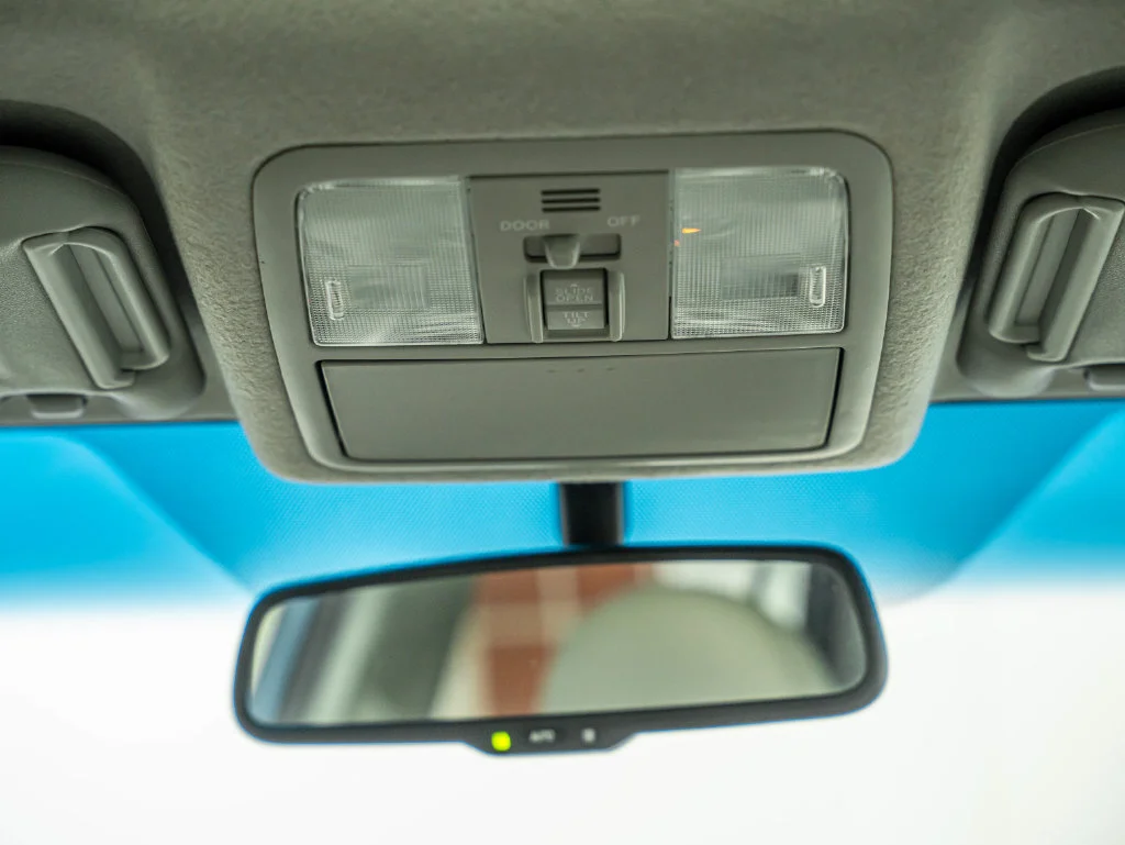Used 2011 Pacific Blue Metallic Toyota Limited image 39