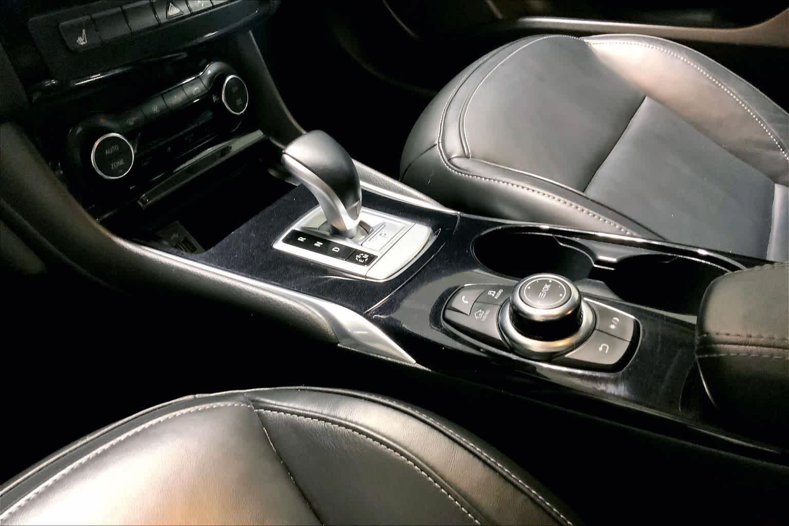 Used 2017 Graphite Shadow INFINITI Luxury image 16