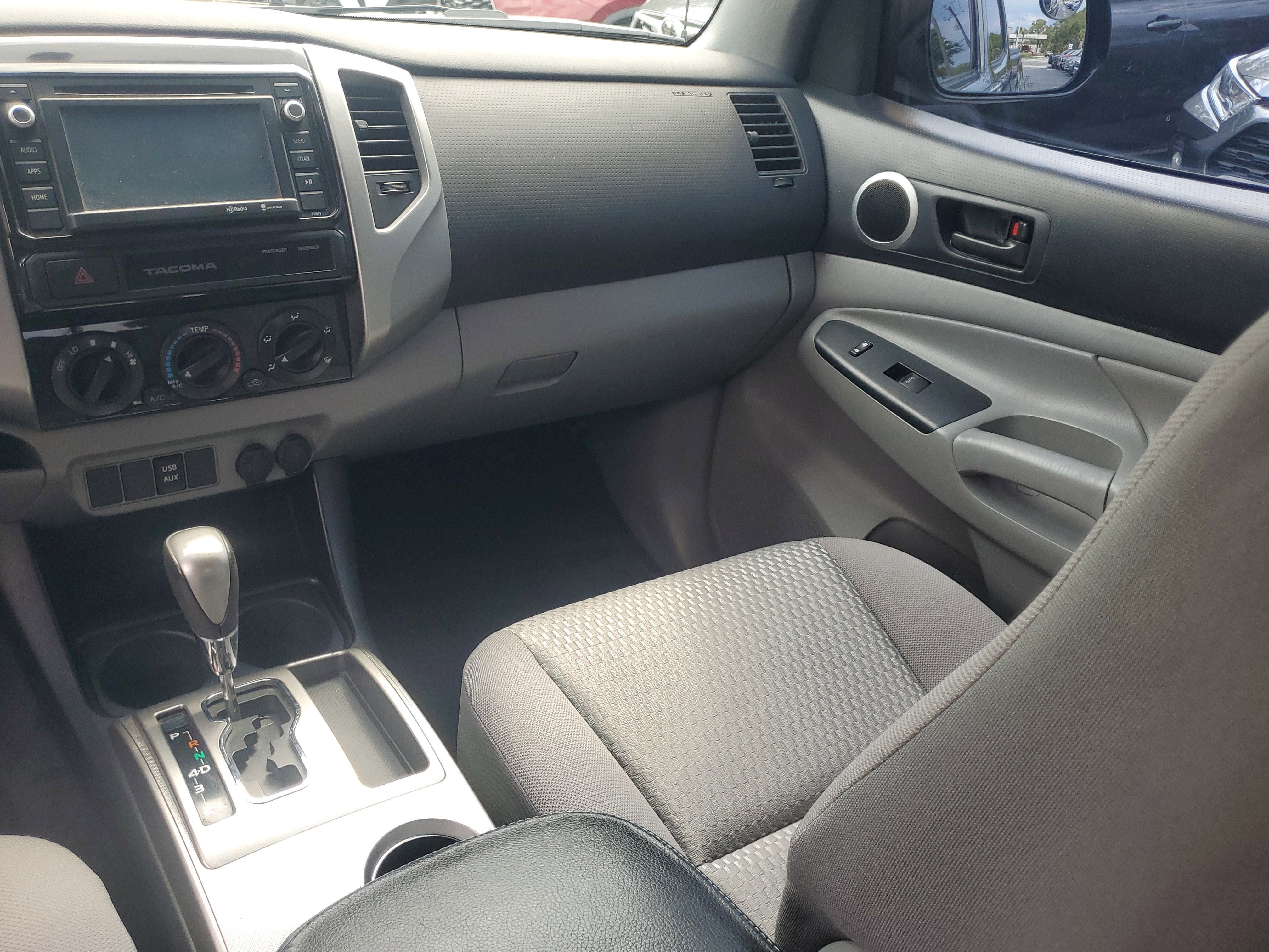 Used 2015 Pyrite Mica Toyota Base image 16