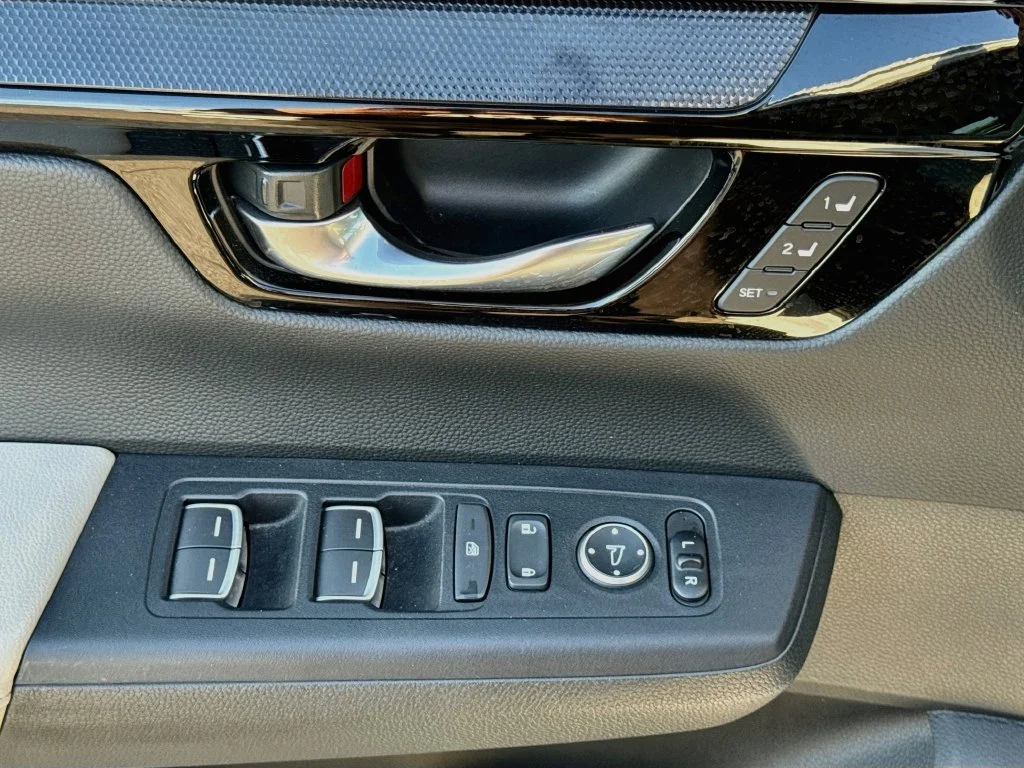 Used 2024 White Honda EX-L image 20