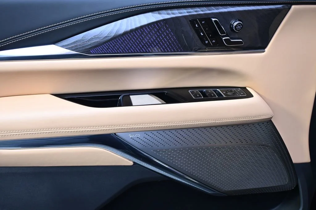 2025 Cadillac Escalade IQ Luxury 2 - Photo 23