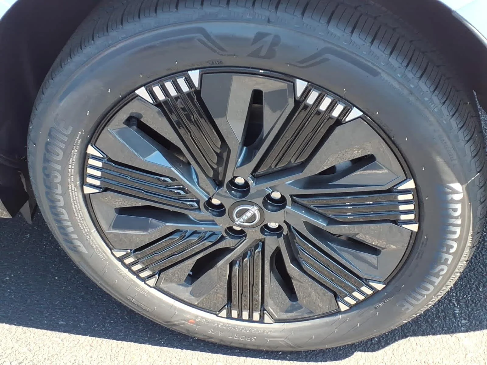 New 2026 Everest White Pearl Tricoat/Super Black Nissan Platinum image 5