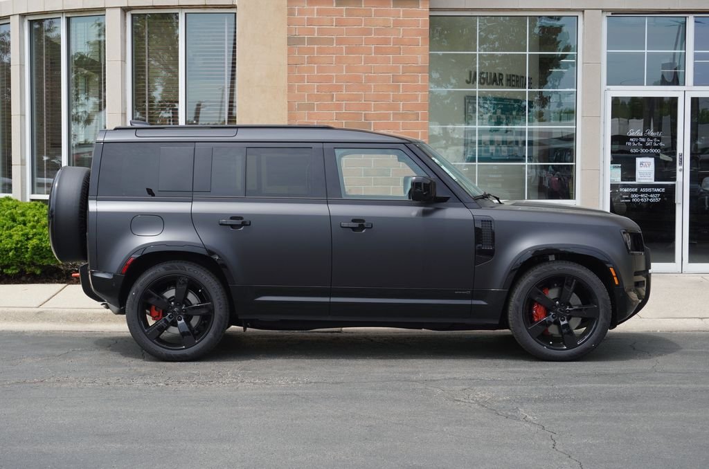 New 2026 Santorini Black Land Rover X image 7