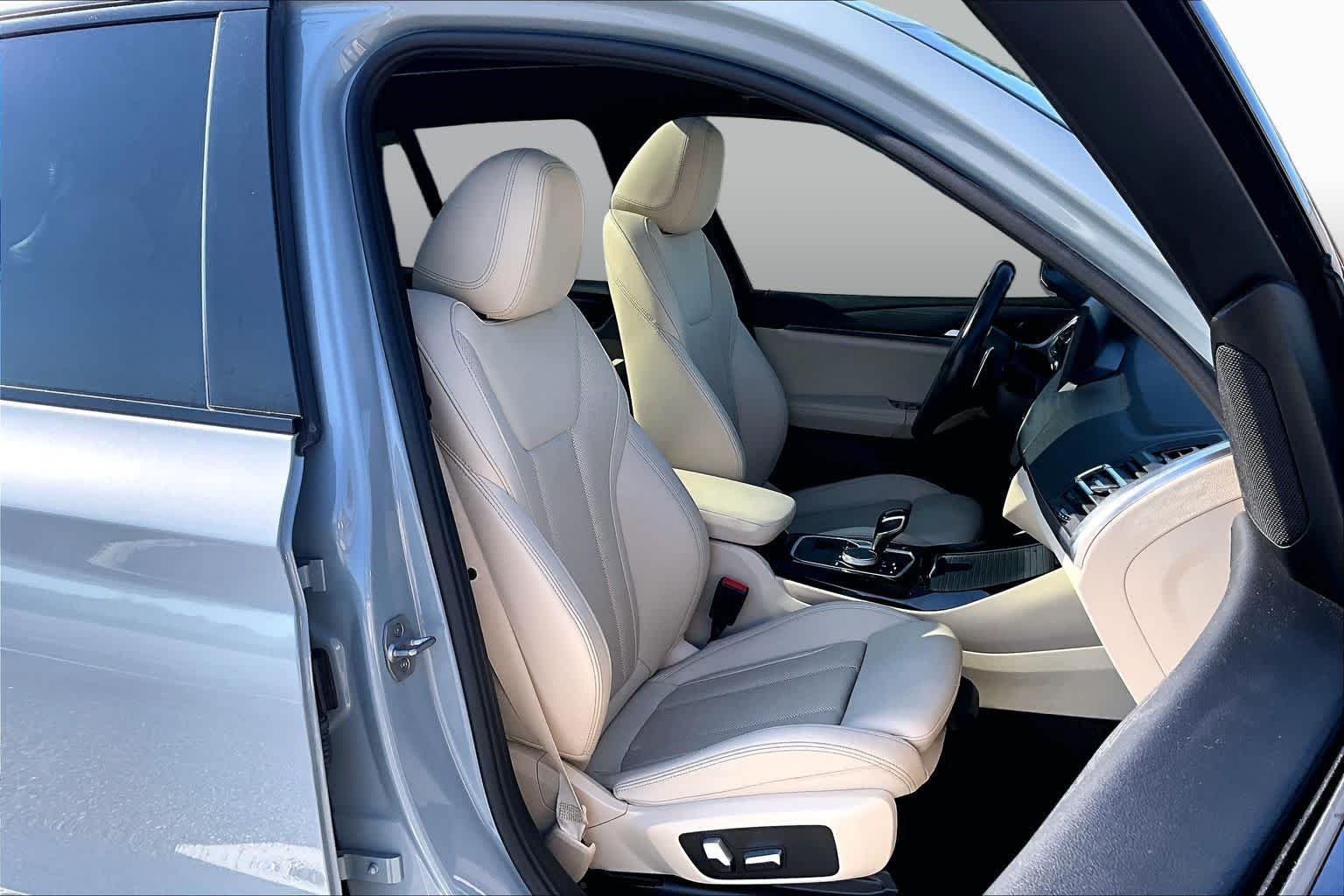 Used 2022 Brooklyn Grey Metallic BMW sDrive30i image 9