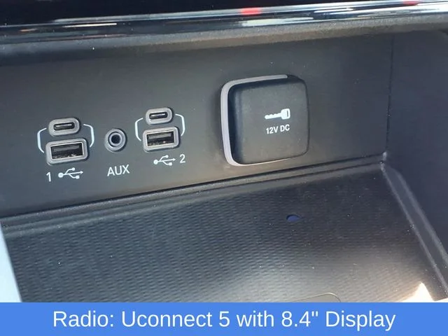 Used 2025 White Jeep Altitude image 7