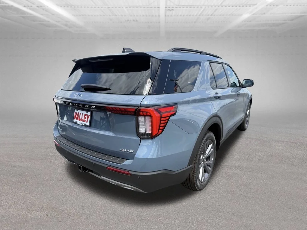 New 2026 Vapor Blue Metallic Ford Active image 3