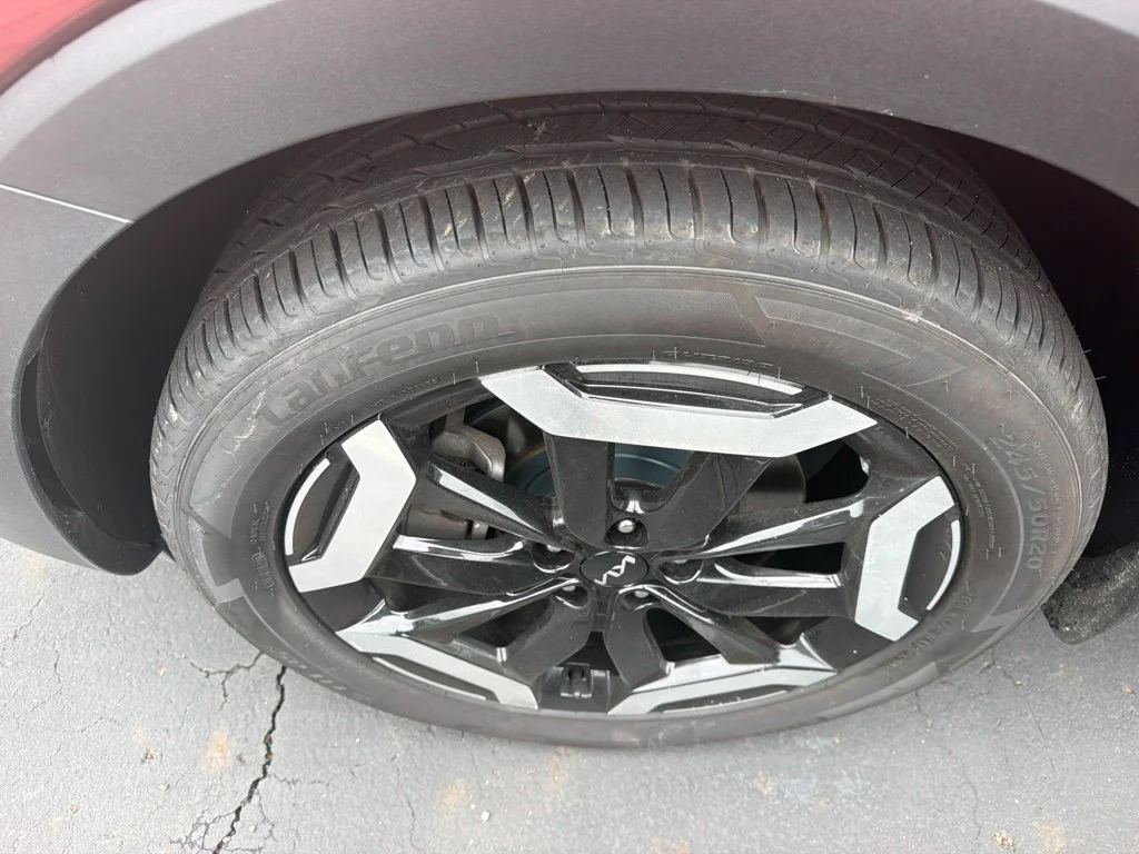 Used 2023 Red Kia EX image 5