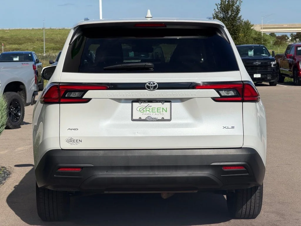 Used 2025 Beige Toyota XLE image 8