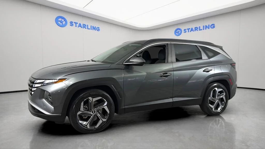 Used 2022  Hyundai SEL image 2