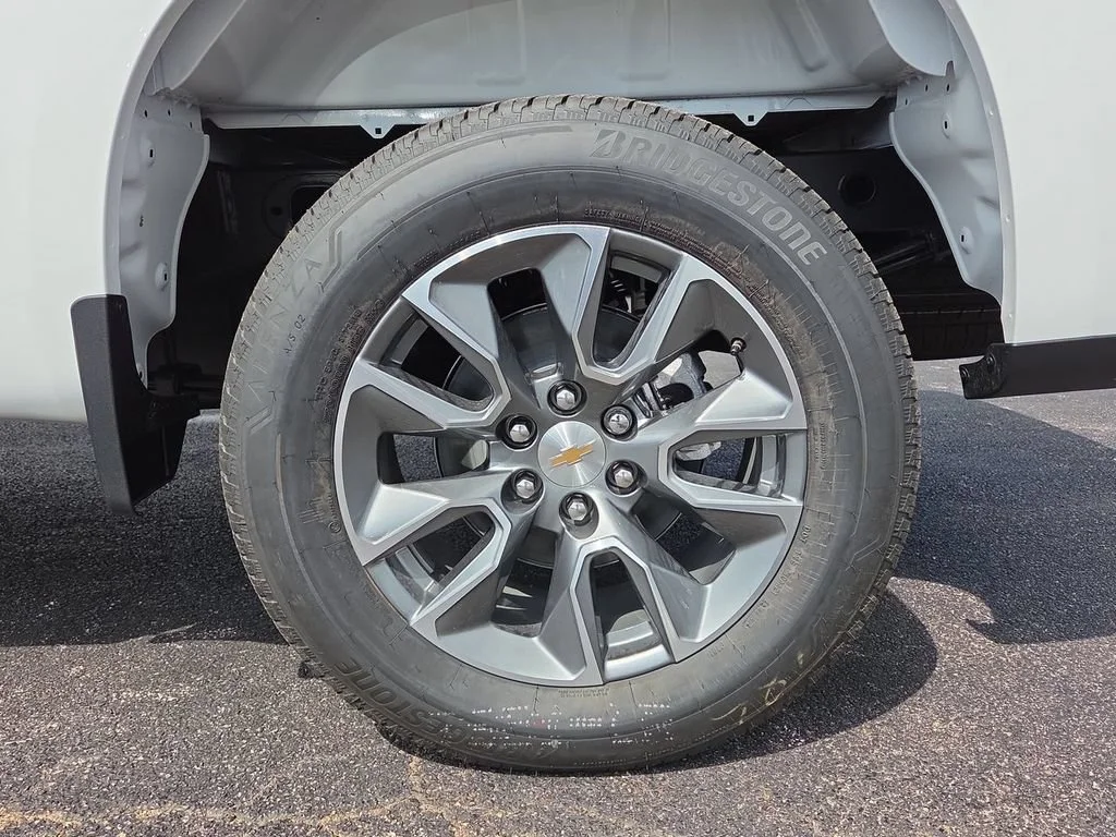 New 2026 Summit White Chevrolet LT image 24