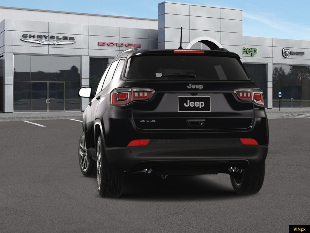 New 2026 Diamond Black Crystal Pearl-Coat Exterior Paint Jeep Limited image 13