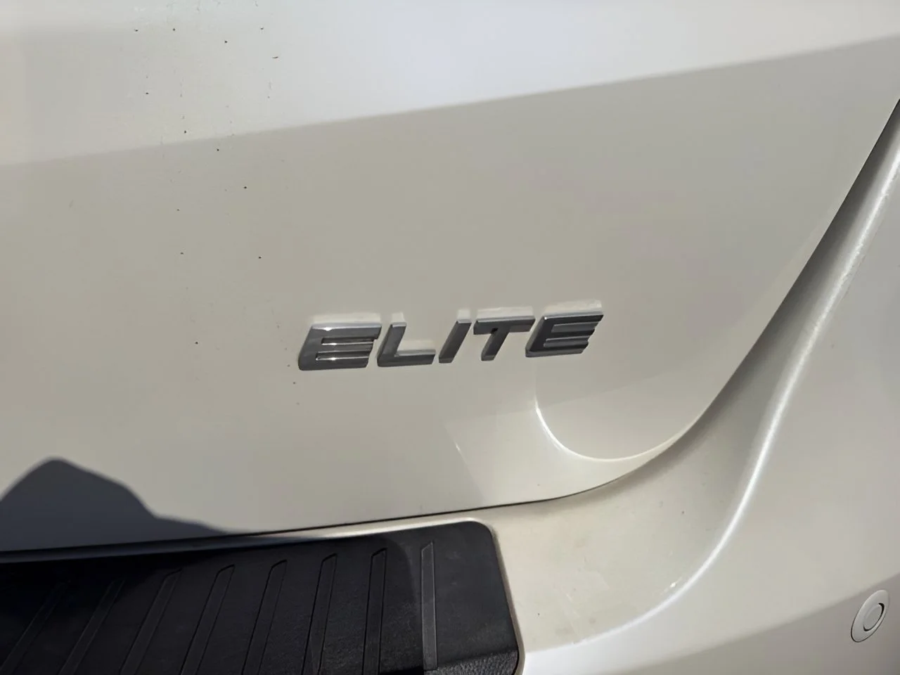 Used 2018 White Diamond Pearl Honda Elite image 5