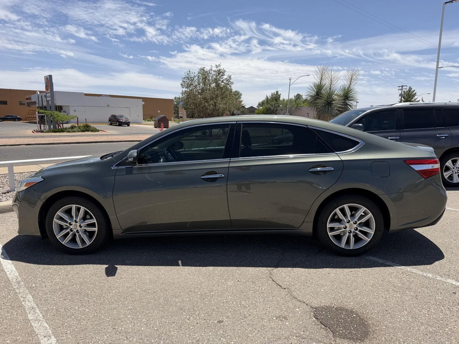Used 2013 Toyota Avalon XLE Premium with VIN 4T1BK1EB0DU049504 for sale in Sierra Vista, AZ