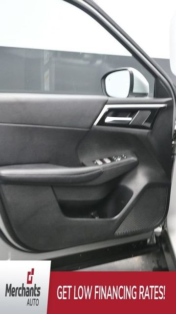 Used 2024 Silver Mitsubishi SE image 16
