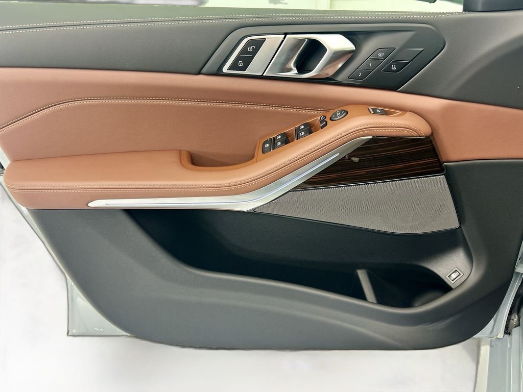 New 2026 Gray Metallic BMW xDrive50e image 23