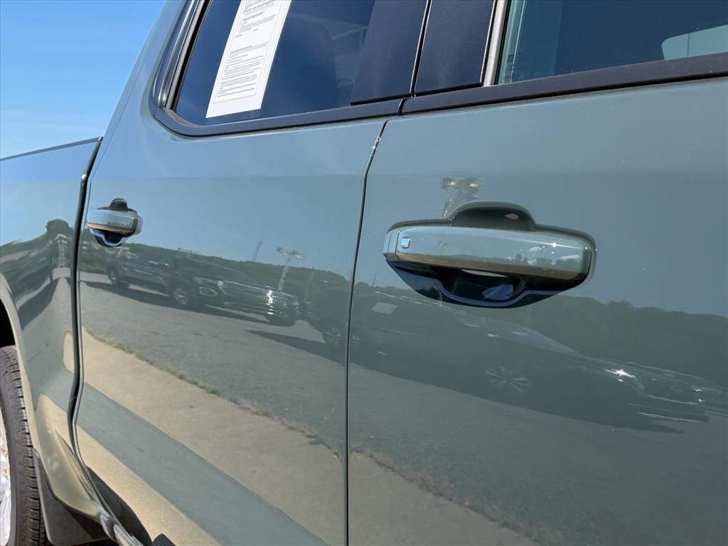 Used 2026  CHEVROLET RST image 8