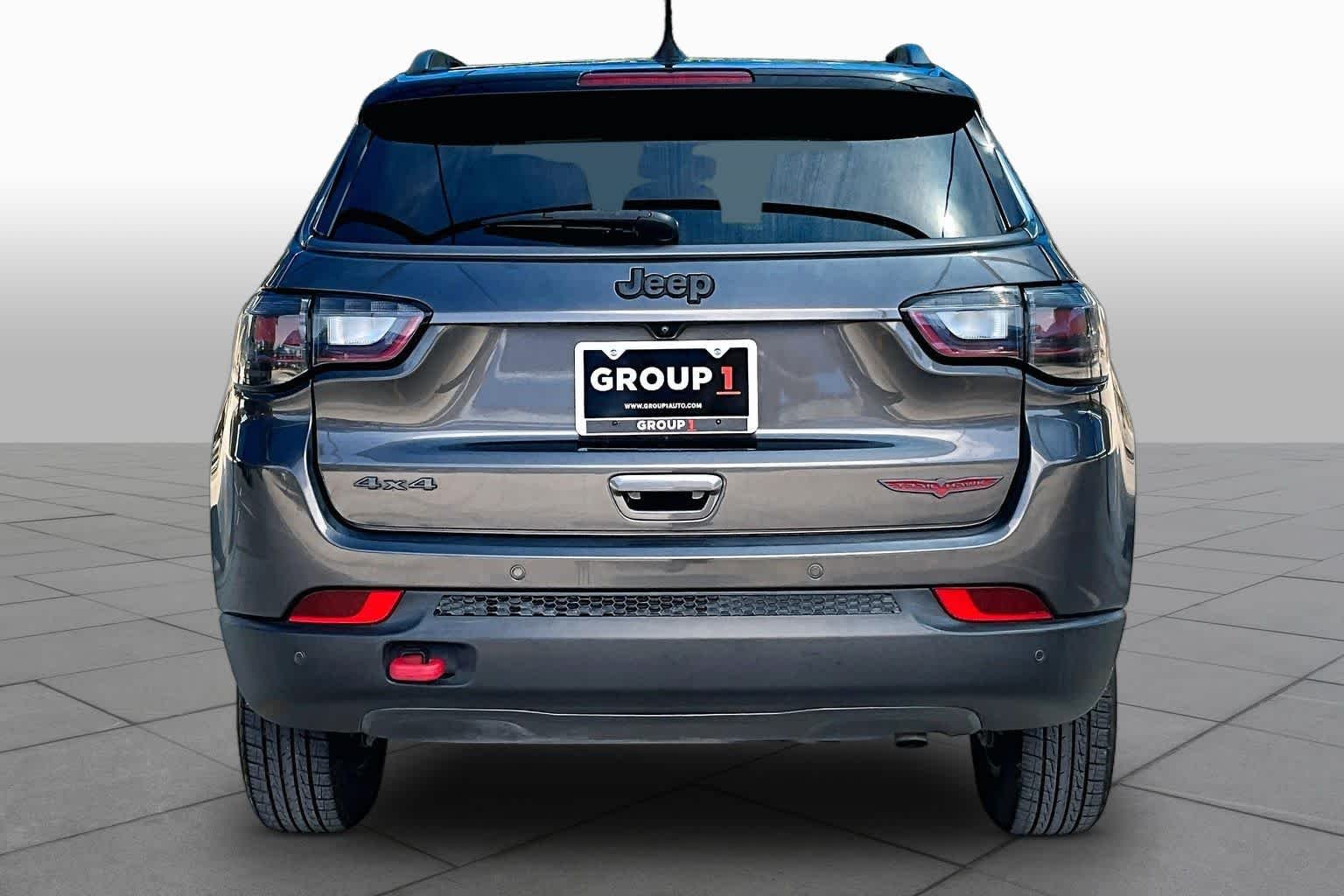 Used 2022 Granite Crystal Metallic Clearcoat Jeep Trailhawk image 5