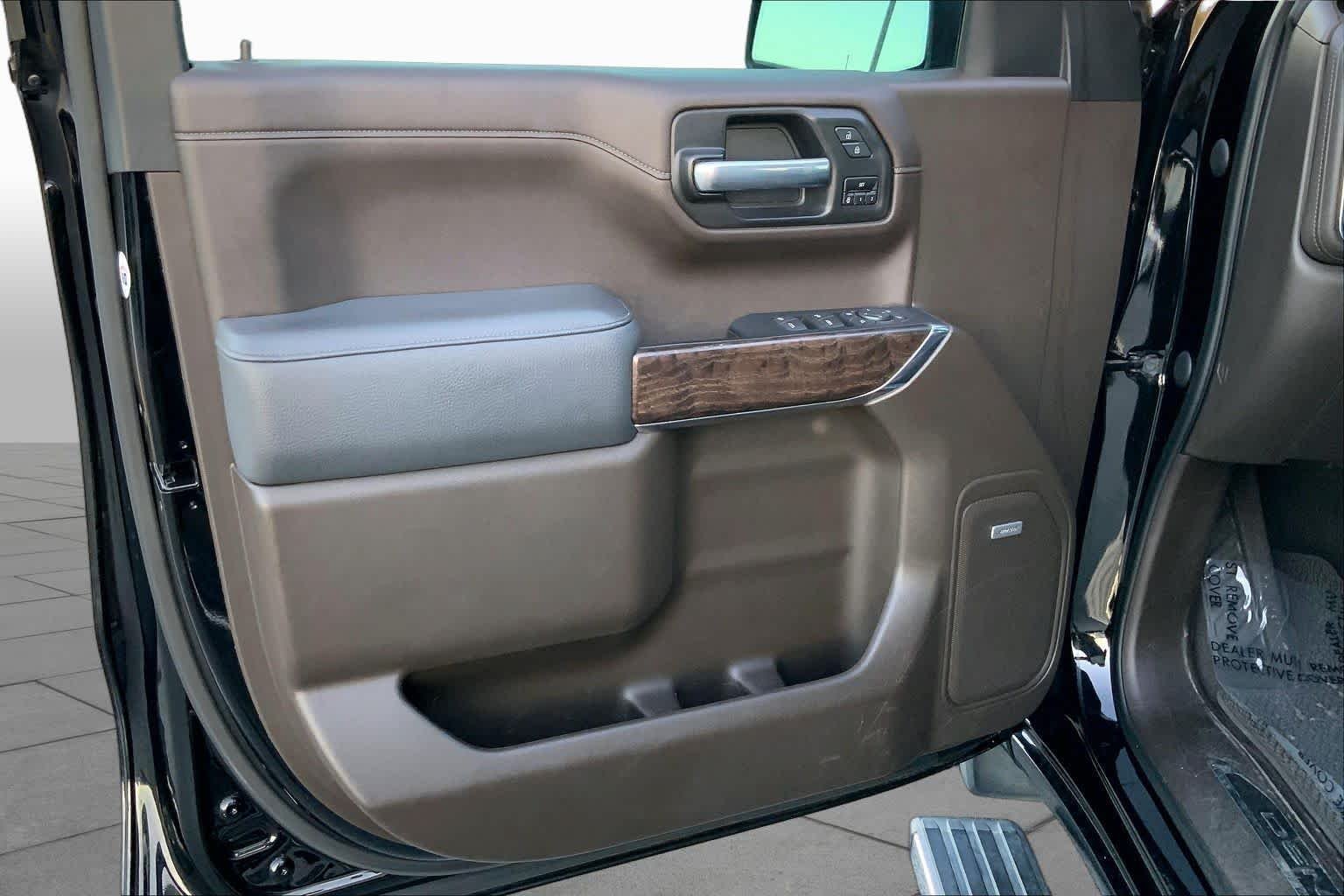 Used 2021 Onyx Black GMC Denali image 21