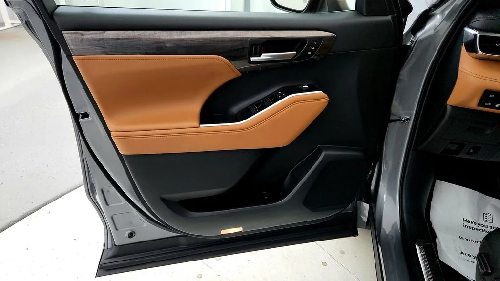 2026 Toyota Highlander Platinum - Photo 24