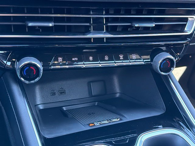 2027 Chevrolet Traverse LT - Photo 18