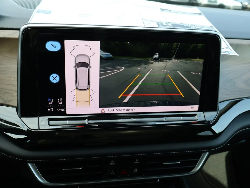 New 2026 Black Volkswagen 2.0T SE w/Technology image 22