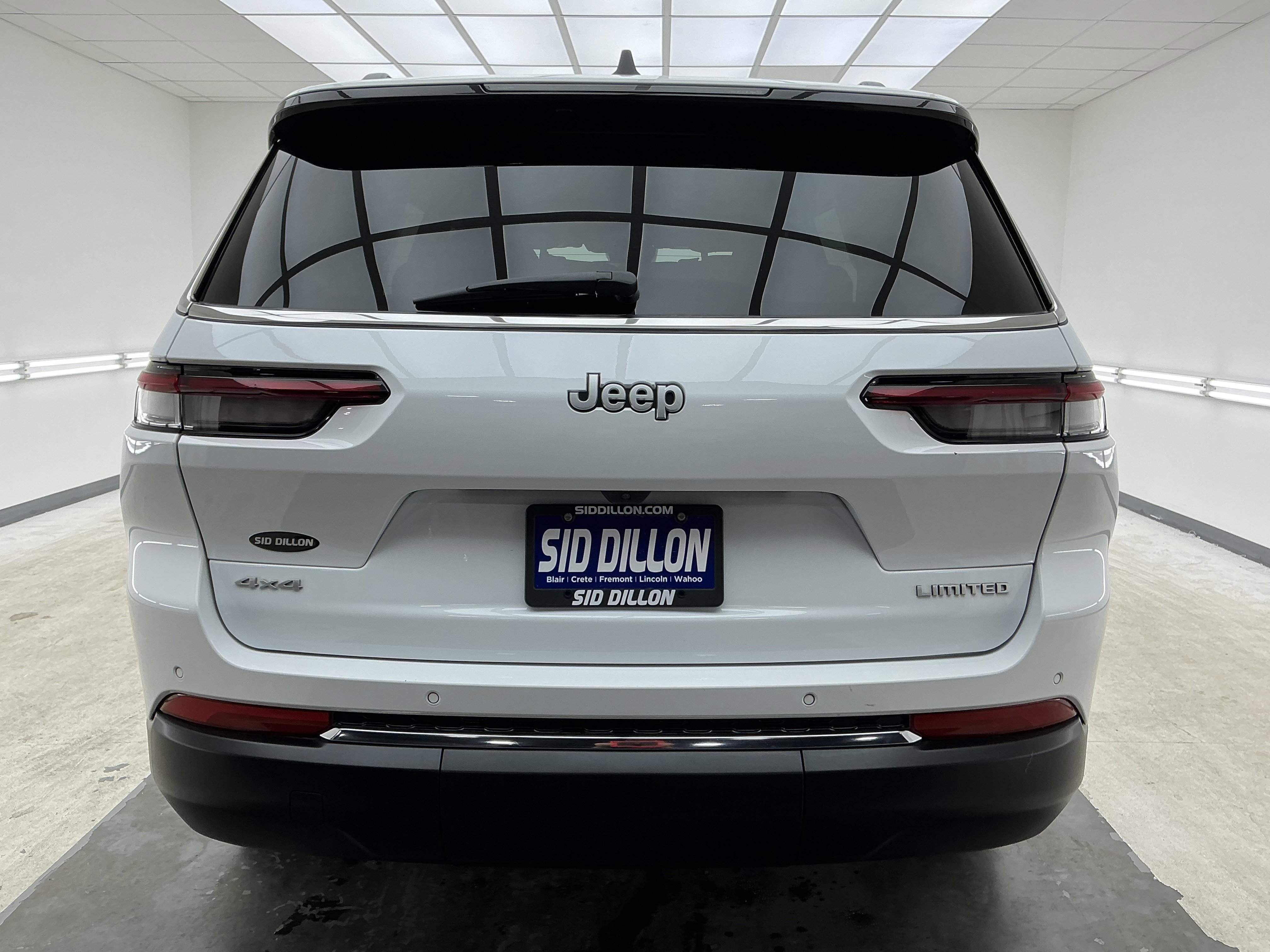 Used 2024 Bright White Clearcoat Jeep Limited image 5