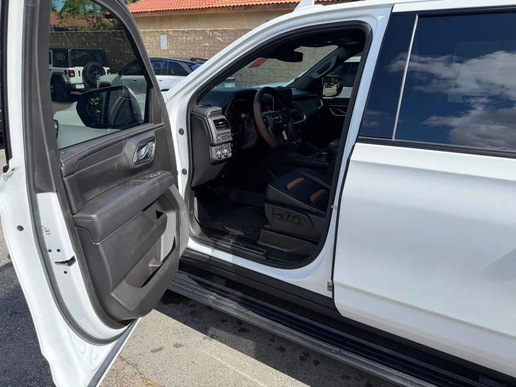 Used 2024 White GMC AT4 image 19