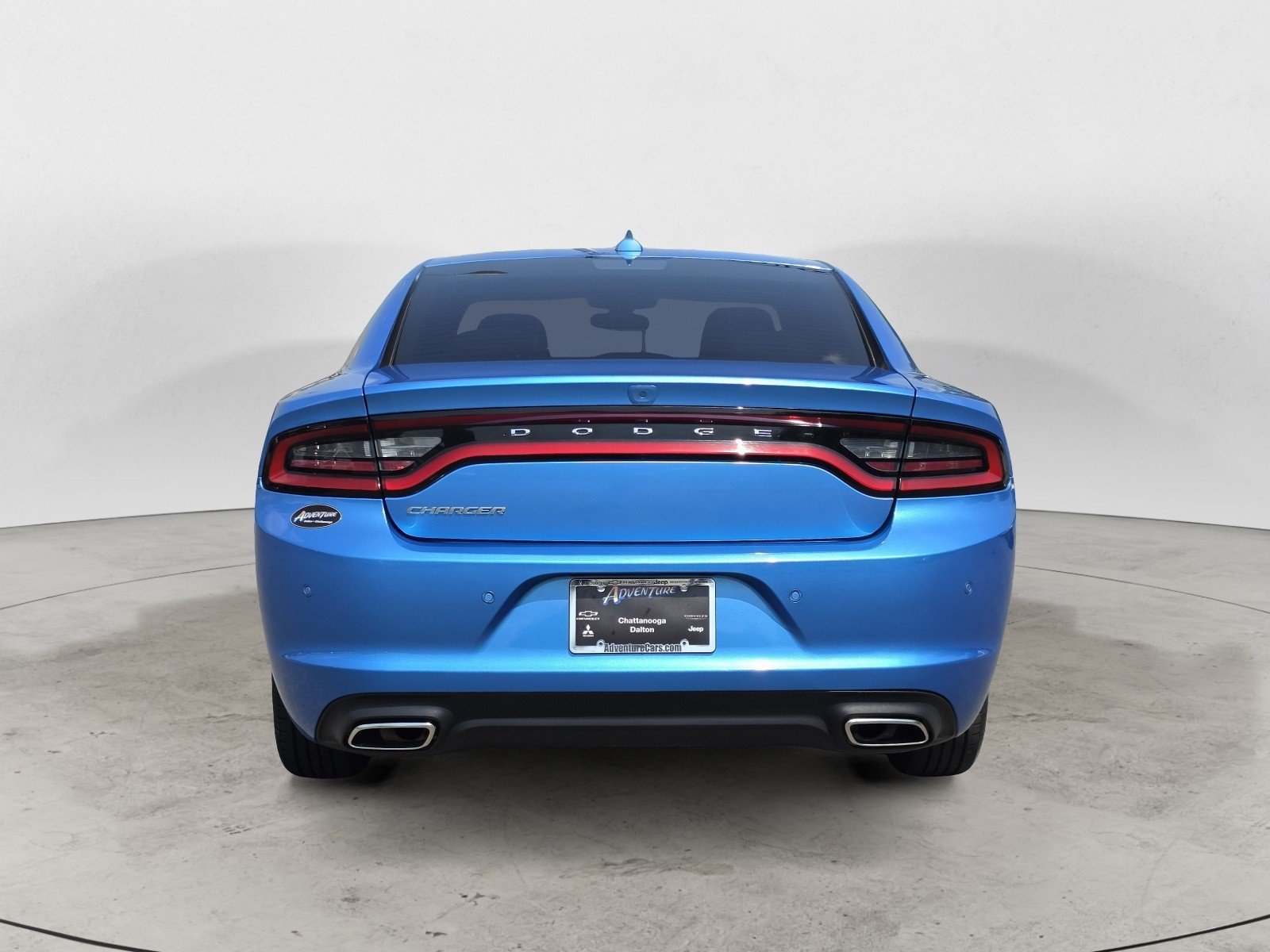 Used 2023 B5 Blue Pearlcoat Dodge SXT image 4