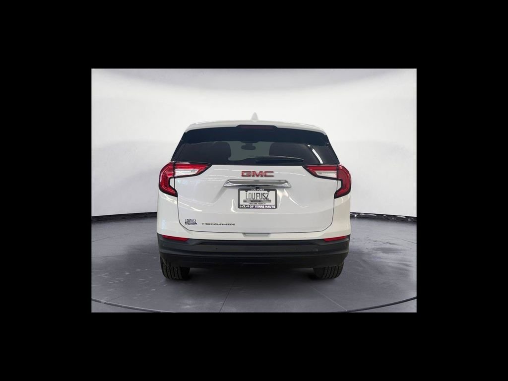 Used 2022 White GMC SLE image 5