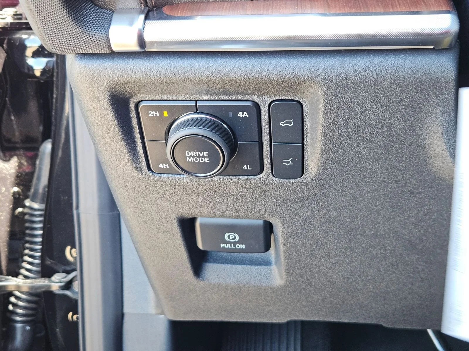 New 2026 Agate Black Metallic Ford King Ranch® image 15