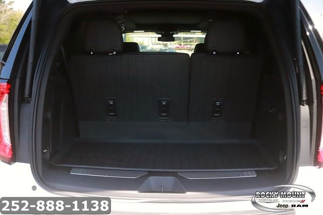 Used 2024 White GMC AT4 image 17