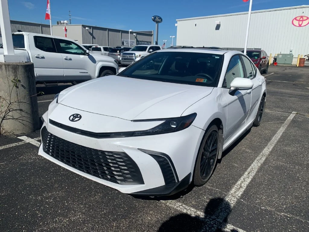 Used 2025 White Toyota SE image 7