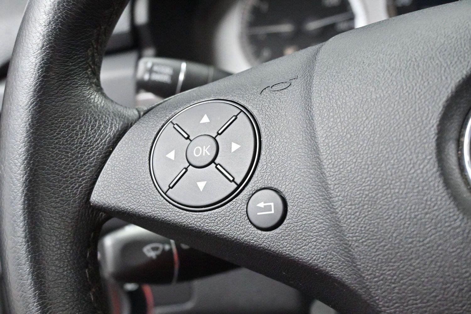 Used 2010 Black Mercedes-Benz GLK 350 image 19
