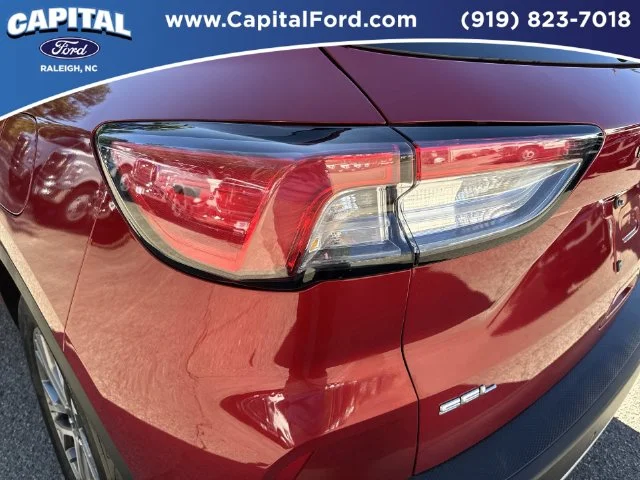 Used 2022 Red Ford SEL image 15